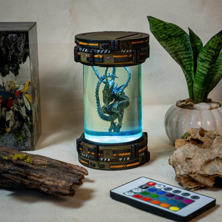 Alien Xenomorph Biolab Resin Lamp